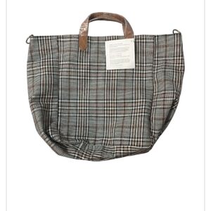 Thirty-One Black and White Tote Bag with Sophisticated Design